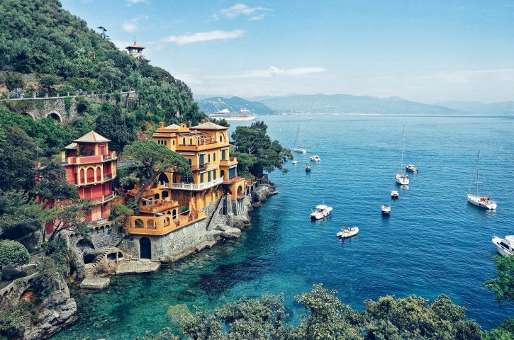 Savoring Portofino’s Culinary Delights from the Water: A Guide to the Best Seafood Restaurants